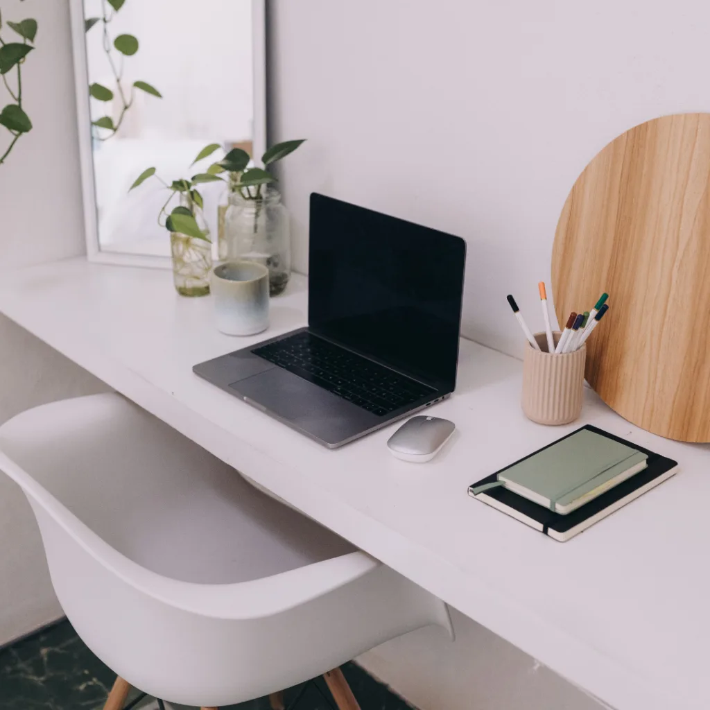 Wedding virtual assistant. Business tips for wedding professionals. Virtual assistant for wedding creatives.
