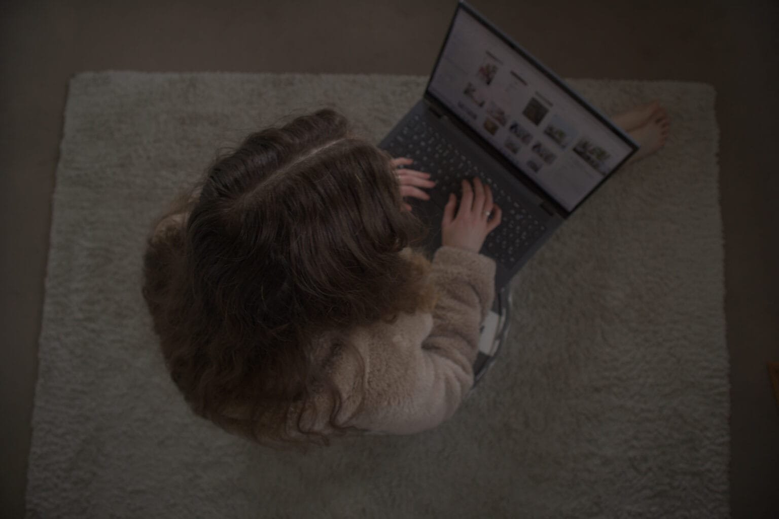 How to use hooks in your blogs and social media - Virtually Rhian