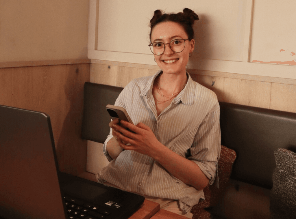 5 Reasons why you need to be using social media for your wedding business.