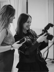 What to post to Instagram stories as a wedding photographer - to actually book more clients in 2026